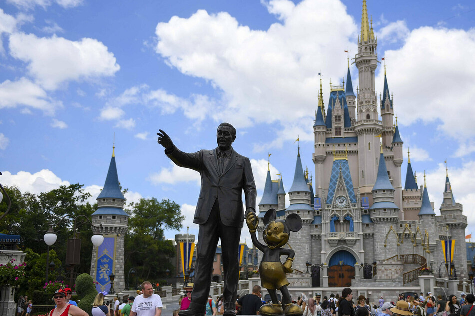 "My inner child is so happy": Hugs are coming back to Disneyland!