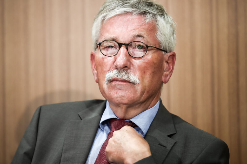 Ende Januar war die Entscheidung der SPD-Landesschiedskommission bekanntgeworden, wonach die SPD Sarrazin wegen parteischädigenden Verhaltens ausschließen darf.