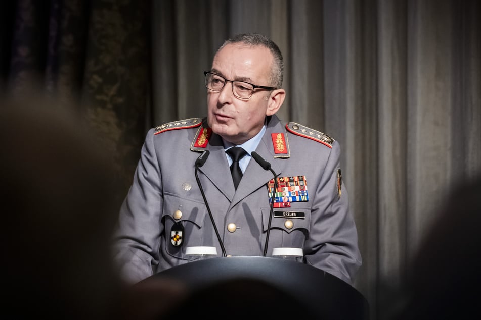 Carsten Breuer (61), Generalinspekteur der Bundeswehr, hat sich in einem offenen Brief an die Bevölkerung gewandt.