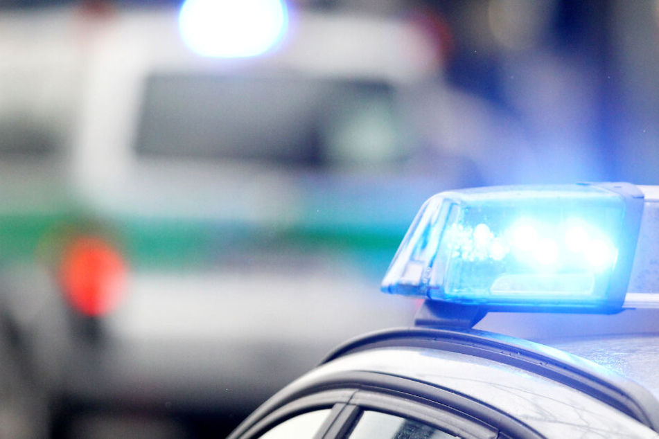 Die Polizei war am späten Sonntagabend per Notruf alarmiert worden. (Symbolbild)