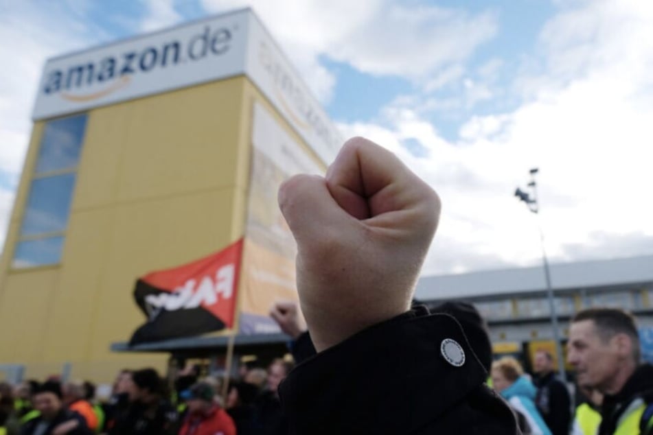 Bereits in der Nacht zum Montag beginnt erneuert der Streik bei Amazon.