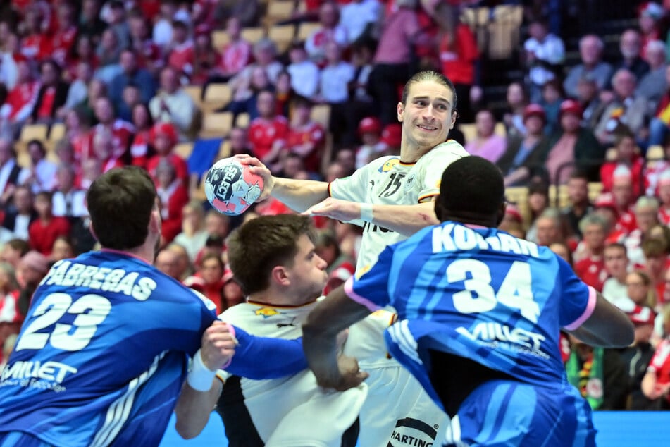 Lässt einfach nichts anbrennen: DHB-Akteur Juri Knorr (25, Mitte).