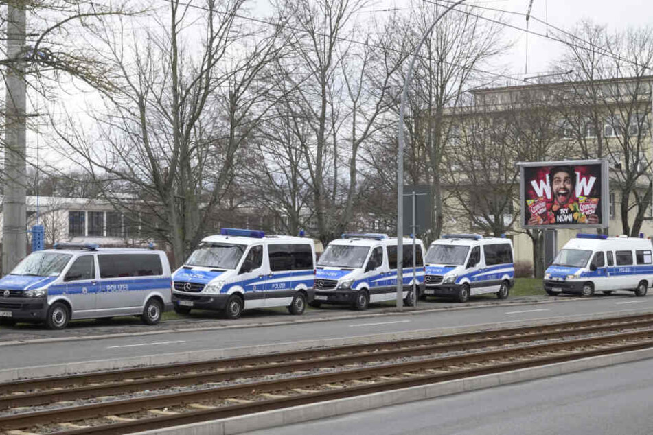 Polizeiaufgebot an der Annaberger Straße.