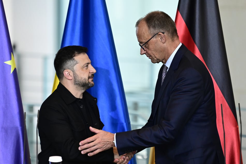 Die Ukraine begeht ihren Unabhängigkeitstag inmitten des Kampfes gegen die russischen Attacken. Es geht dabei nicht nur um die Freiheit des angegriffenen Landes, heißt es auch in Berlin und Brüssel.