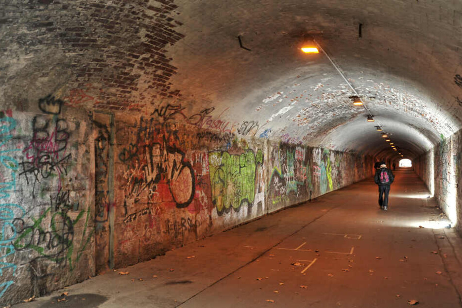 Der Fußgängertunnel verbindet das Chemnitzer Zentrum und den Sonnenberg.