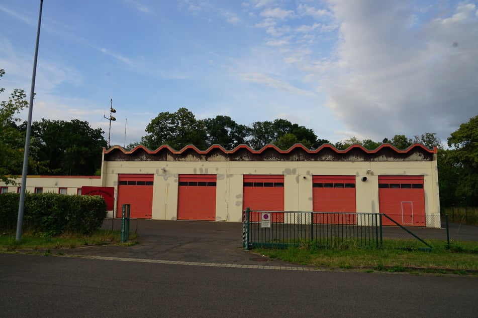 In der Nacht auf Montag verschafften sich die Einbrecher Zutritt zum Gebäude der Freiwilligen Feuerwehr im Stadtteil Grünau.