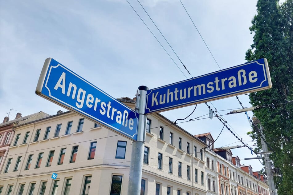 Im Bereich der Kuhturmstraße/Angerstraße ist am Donnerstagmorgen eine männliche Leiche entdeckt worden.