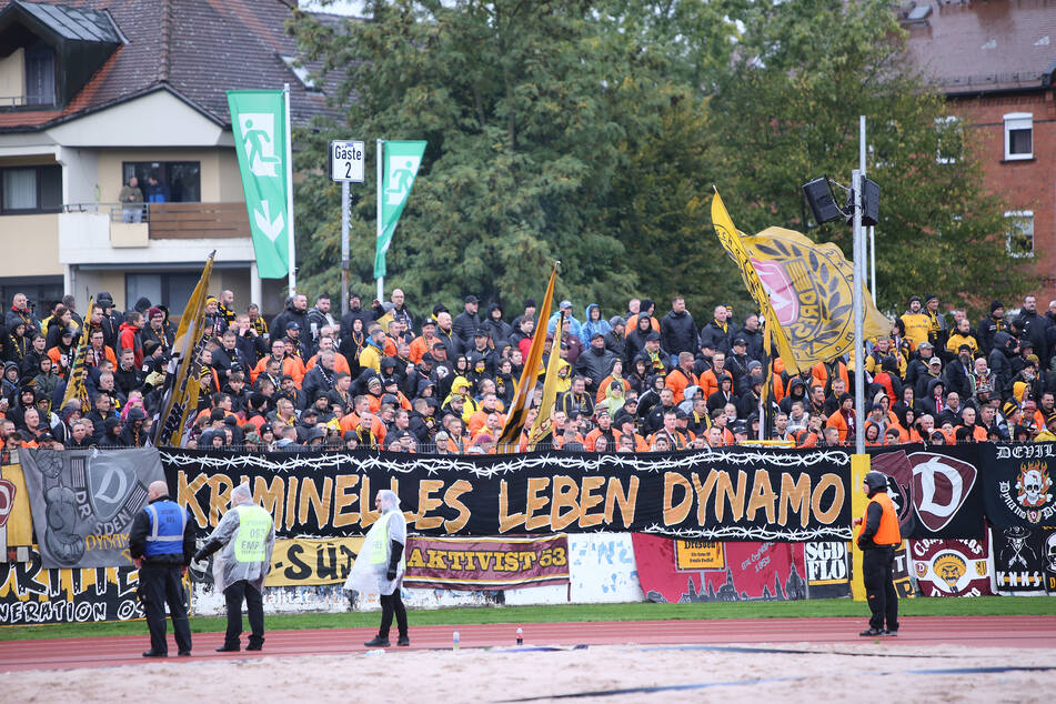 Das Banner "Kriminelles Leben Dynamo" soll in Zukunft nicht mehr bei SGD-Spielen zu sehen sein.