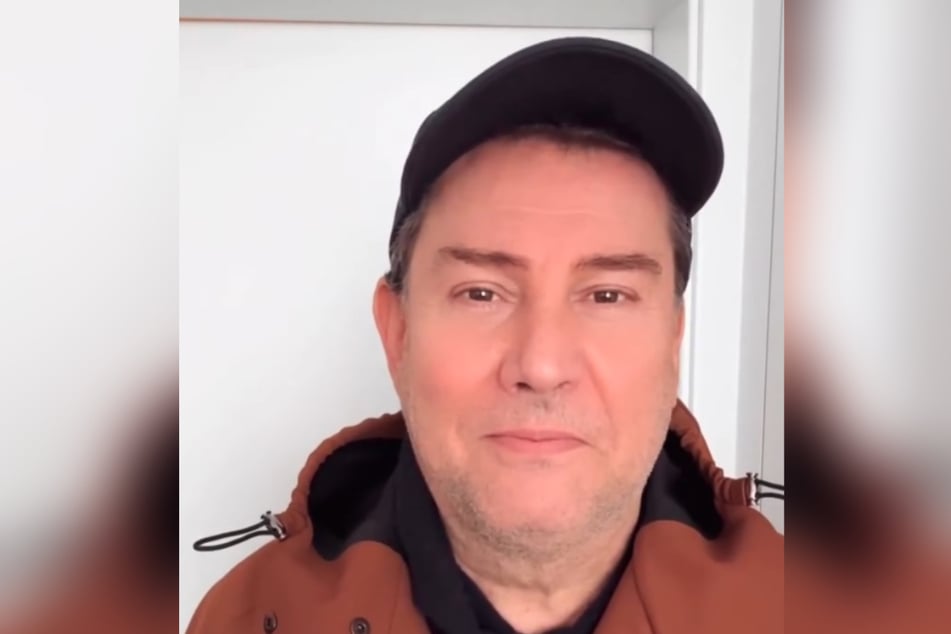 Jens Riewa (62) konnte sich ein Schmunzeln nicht verkneifen.