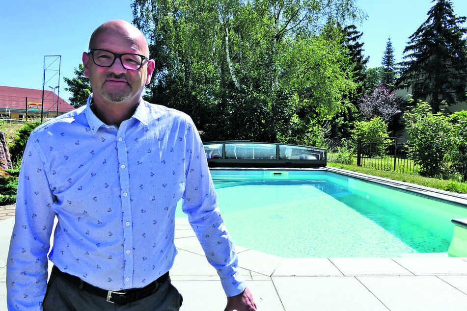 "Für einen Selbstbausatz für einen 3 x 6 Meter großen Pool ist man ab 1 500 Euro dabei": Poolbauer Jens Röhl (53) vom Gartencenter Röhl & Sohn in Grimma.