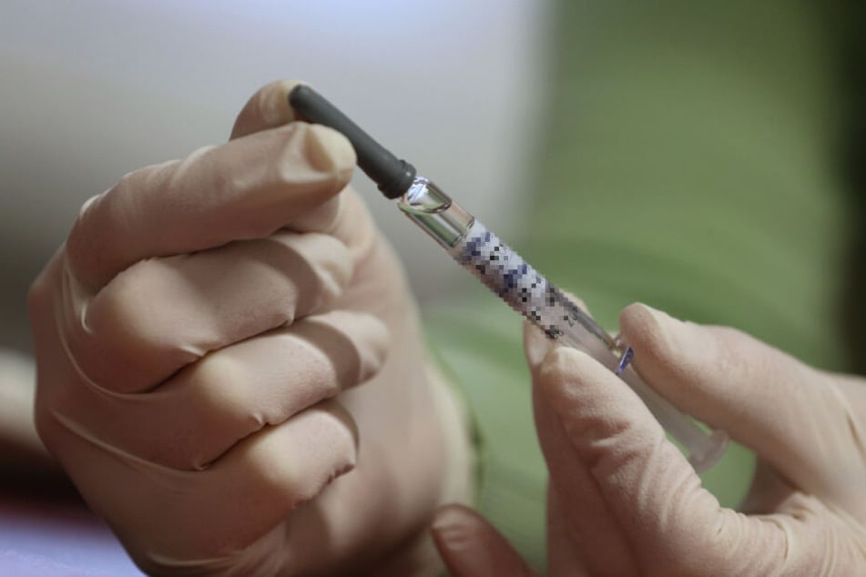 Statt Kompressionsstrümpfen bekam eine Patientin Schmerzmittel verabreicht und starb daran. (Symbolbild)