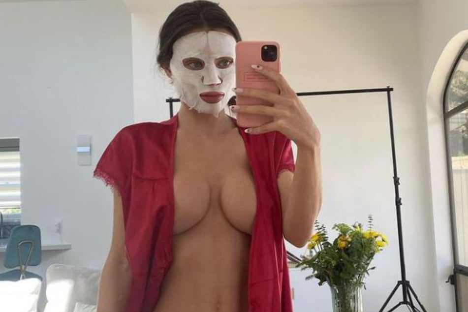 Lana rhoades selfie pic