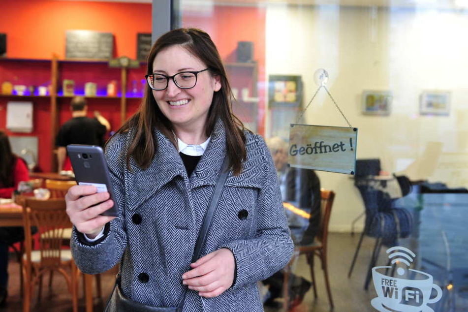 Claudia Mair (39) lieh sich ein Gerät aus, um die MobiApp zu testen. Die Südtirolerin lebt seit einem Jahr in Chemnitz.