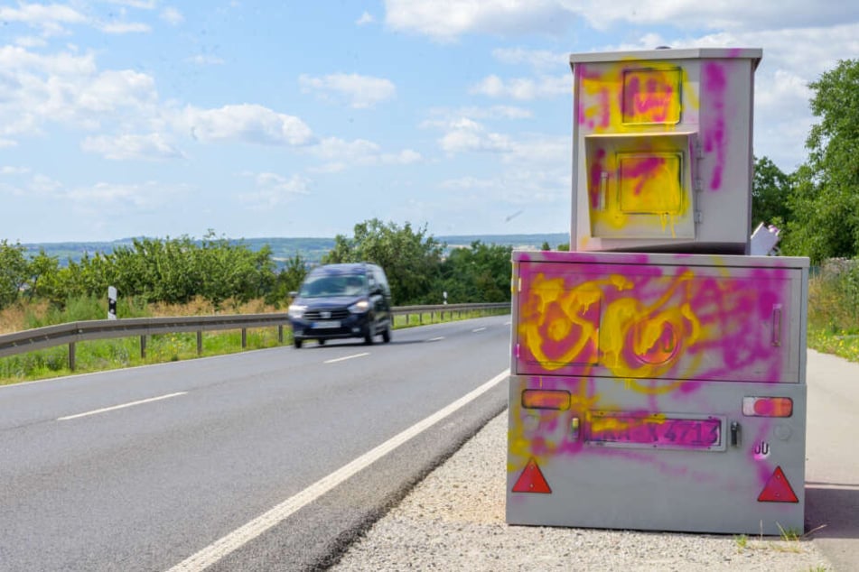 Der Panzerblitzer ist derzeitig an der Bundesstraße 85 bei Schöndorf positioniert.
