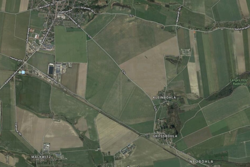 Der Unfall ereignete sich zwischen Dahlen und Großböhla in Nordsachsen.