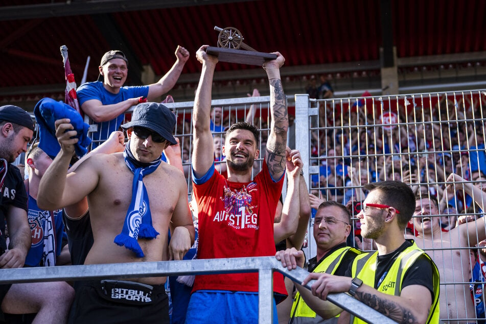 Der Stürmer schoss den 1. FC Heidenheim 2023 in die Bundesliga.