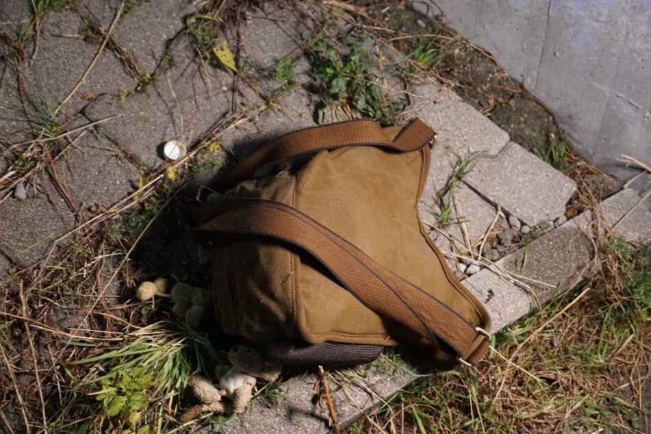 Vermutlich der Rucksack des Vernglückten.
