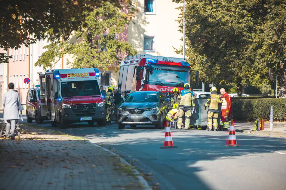 Zahlreiche Rettungskräfte waren am Unfallort.