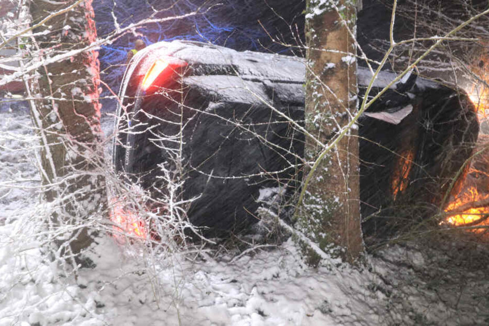 Schneechaos in Bayern: Weder Autos noch Züge blieben verschont