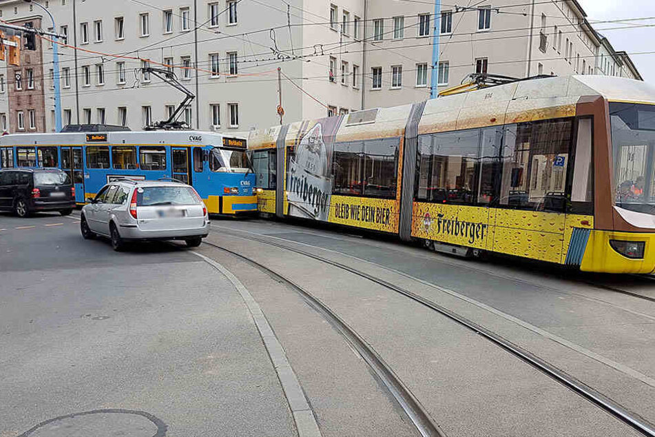 Auf der Annen-/Ecke Reitbahnstraße krachten zwei Trams zusammen.