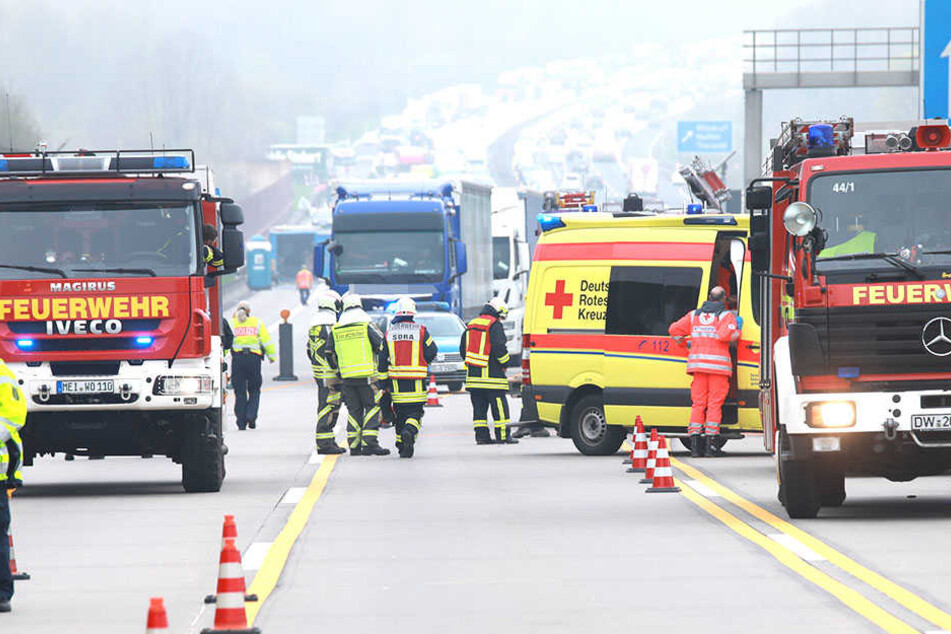 In Fahrtrichtung Dresden staut es sich auf der Autobahn 4.