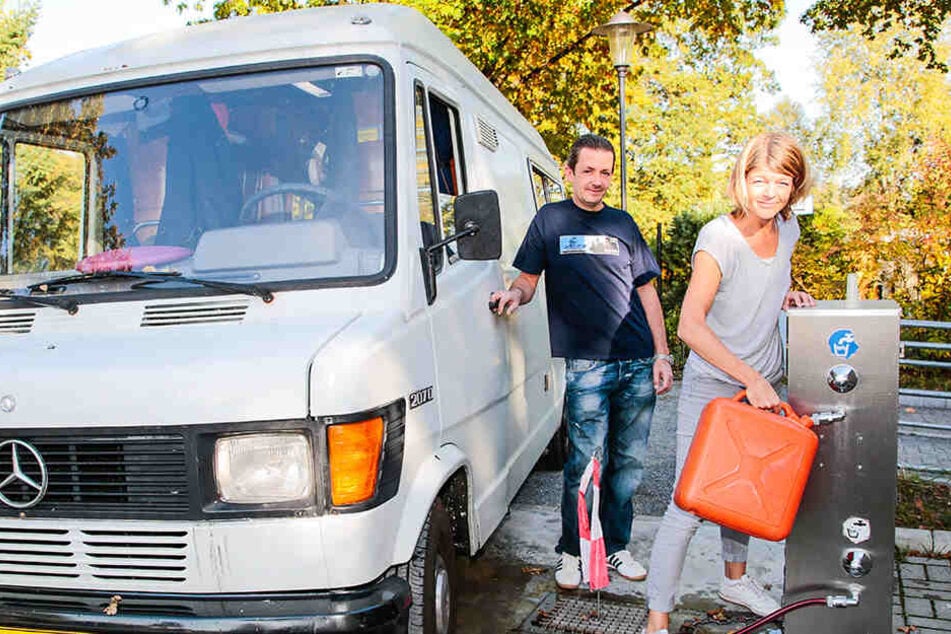 Die Holländer kommen! Sylvia Evers (47) und Mark Möller genießen die ruhige Lage und die Nähe zur Stadt.