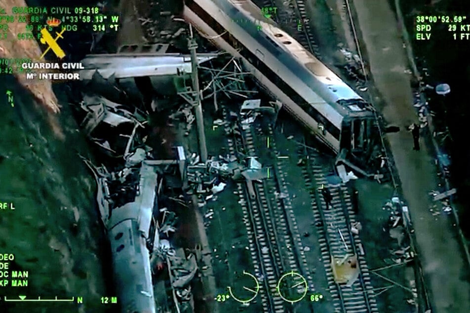 In Andalusien im Süden Spaniens sind zwei Züge entgleist.