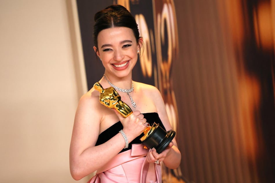 Mikey Madison poses with the Best Actress Oscar for Anora at the 97th Academy Awards in Hollywood, Los Angeles, California.