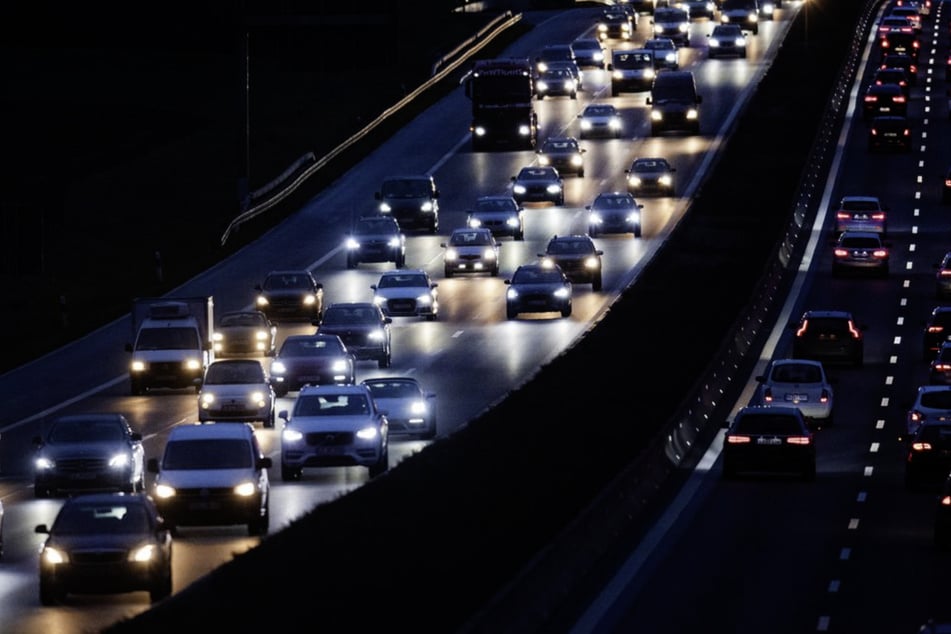 Viele Pendler müssen durch die Sperrung der A81 mit erheblicher Verzögerung rechnen. (Symbolbild)