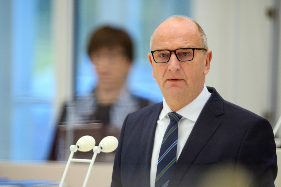 Dietmar Woidke (SPD) hat die Bürger und Unternehmen zur Unterstützung beim geplanten Teil-Lockdown zur Eindämmung der Corona-Pandemie aufgerufen.