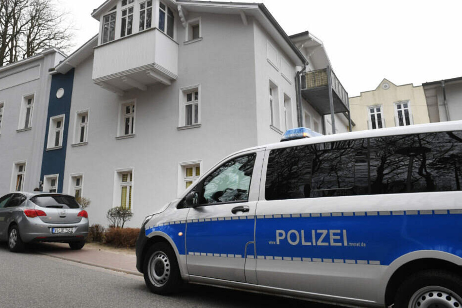 Die Polizei sucht weiter nach den Tatwaffen.