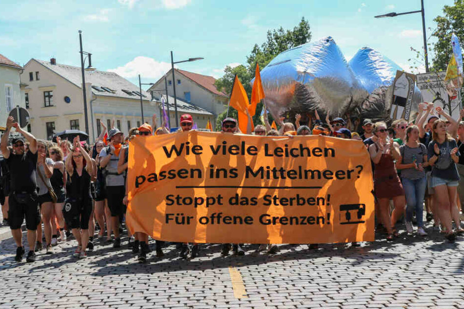 Zahlreiche Demonstranten waren auch aus Leipzig angereist.
