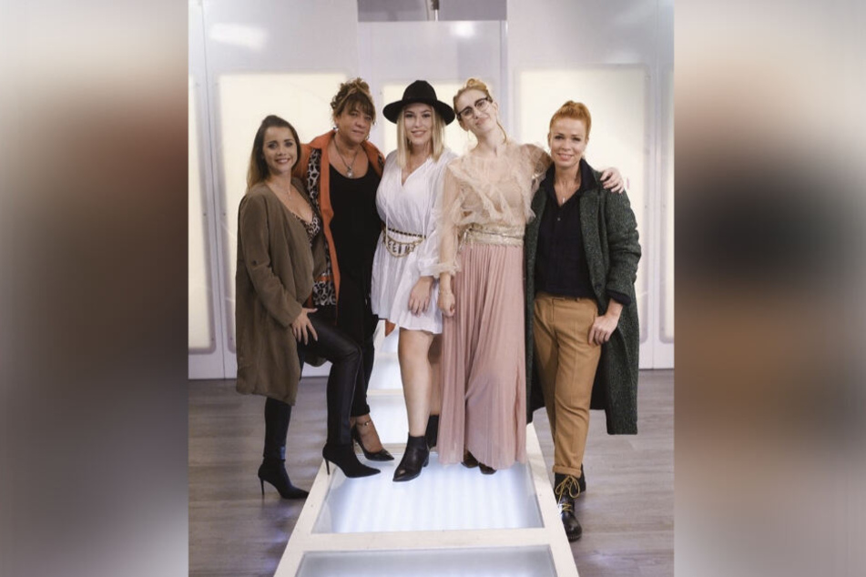 Stefanie tritt beim Dresdner Einkaufs-Wettbewerb gegen Romy, Anne, Jasmin und Tanja (v.l.) an.