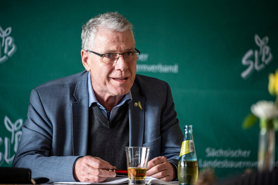 Manfred Uhlemann (64) ist Hauptgeschäftsführer vom Sächsischen Landesbauernverband. Die Forderungen der Landwirte sind nicht an die Strategie geknüpft, sondern gehen weit darüber hinaus.