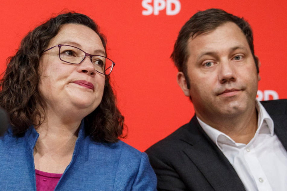 Andrea Nahles und Lars Klingbeil zu Beginn der Sitzung des Parteivorstandes im Willy-Brandt-Haus.