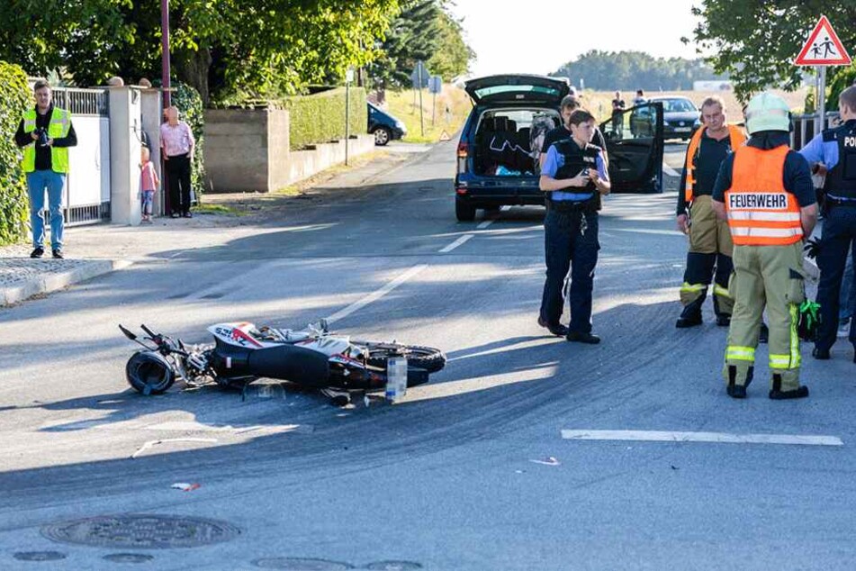 Der Krad-Fahrer wurde bei dem Crash schwer verletzt.
