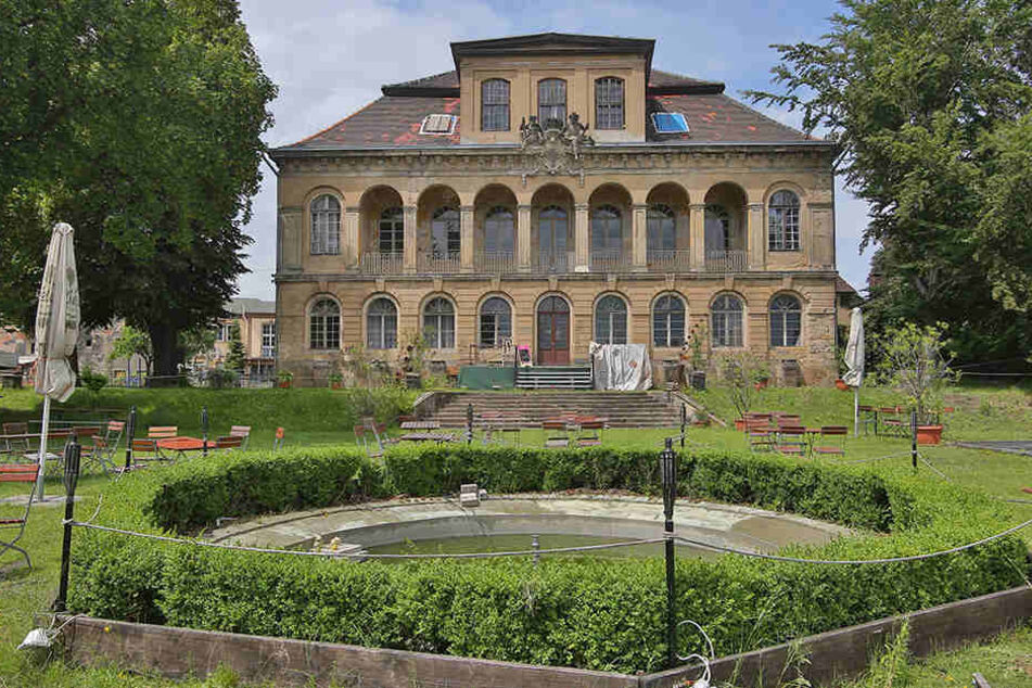 Das Schloss Übigau verfällt seit etlichen Jahren.