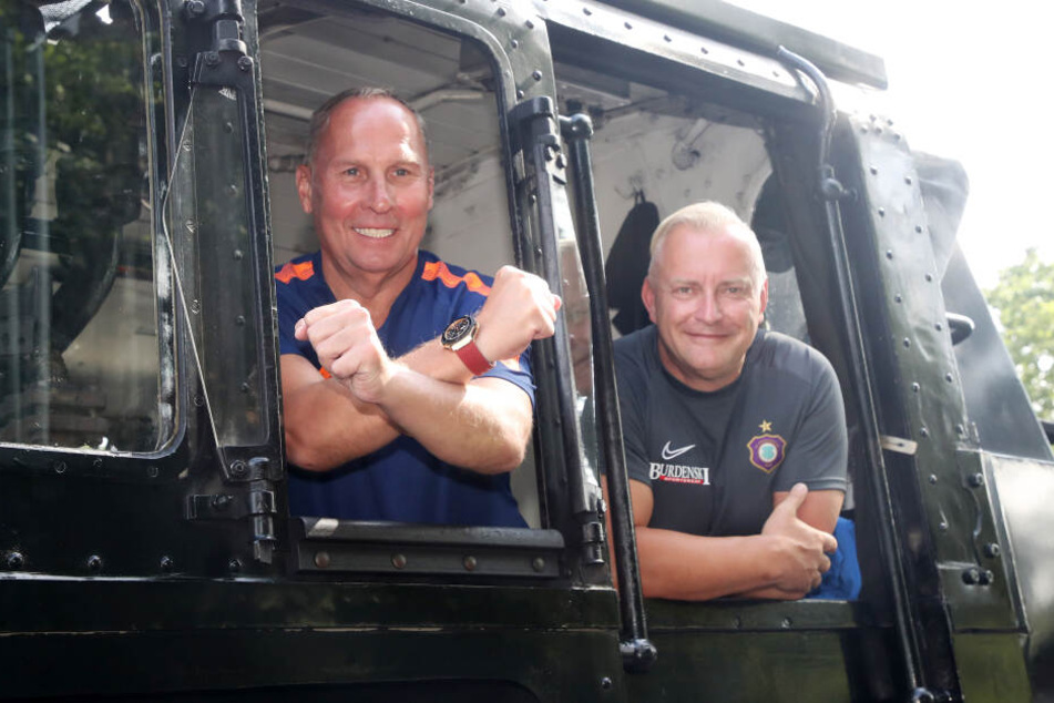 Die Lokführer des FC Erzgebirge haben wieder ganze Arbeit geleistet: Präsident Helge Leonhardt (l.) und Geschäftsführer Michael Voigt.