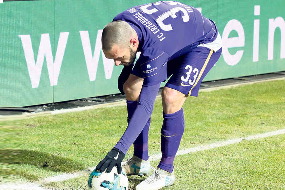 Der Meister des ruhenden Balls: Nach Christian Tifferts Ecken schlug es sechsmal im gegnerischen Kasten ein.