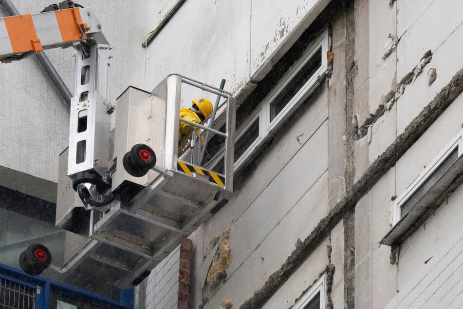 Noch stehen Gerüste: Eine neue Fassade soll aber noch aufgebracht werden. Ein Bauantrag wurde dafür allerdings noch nicht gestellt.