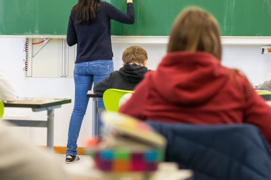 Das Kabinett hat neue Regeln für den Schulbetrieb in Bayern nach den Osterferien verabschiedet: So geht es weiter. (Symbolbild)