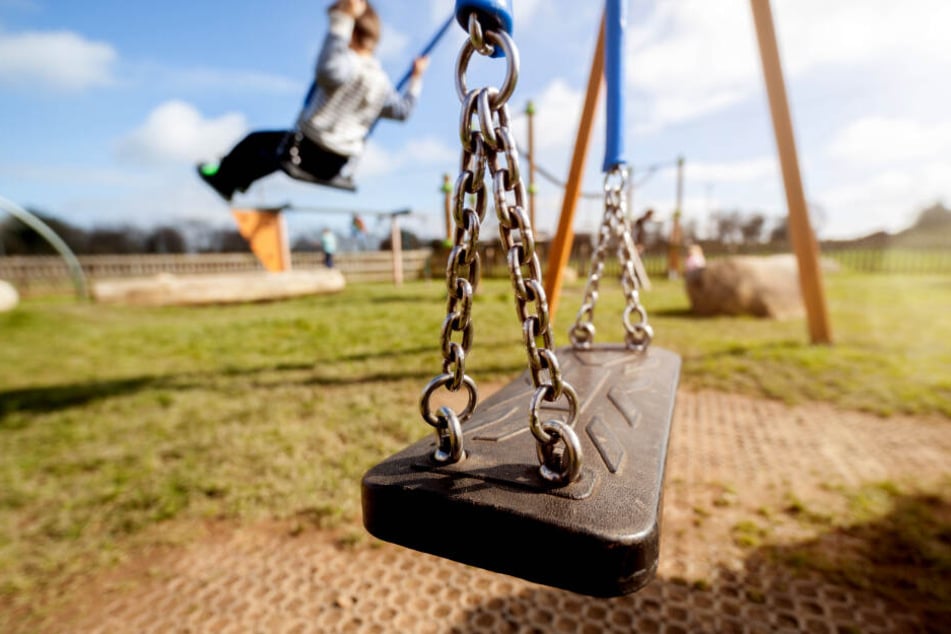 Auf einem Spielplatz in Niederbayern wurde eine gefährliche Falle entdeckt. (Symbolbild)