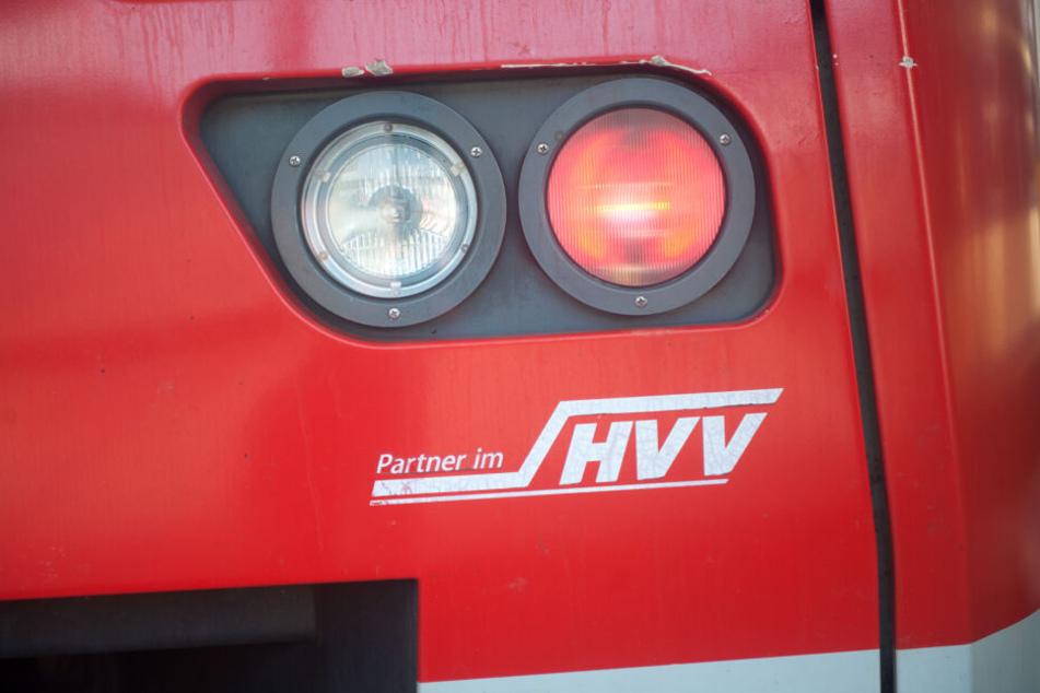 Der Hamburger Verkehrsverbund hat die Pläne der SPD zum sogenannten Hamburg-Takt begrüßt.