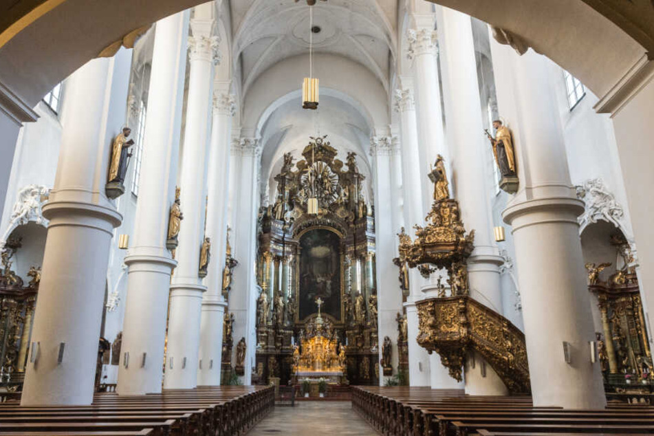 Blick in die Karmelitenkirche. Die Kirche wird eine Universitätskirche der Technischen Universität München.