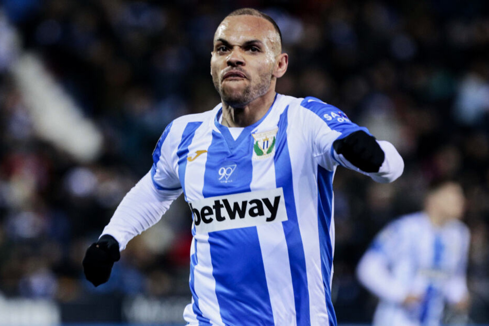 Der dänische Nationalstürmer Martin Braithwaite hat beim FC Barcelona unterschrieben.