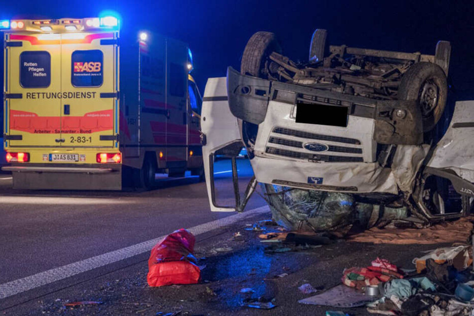 Auf der A4 starb in der Nacht zu Sonntag der Fahrer (49) eines Kleintransporters.