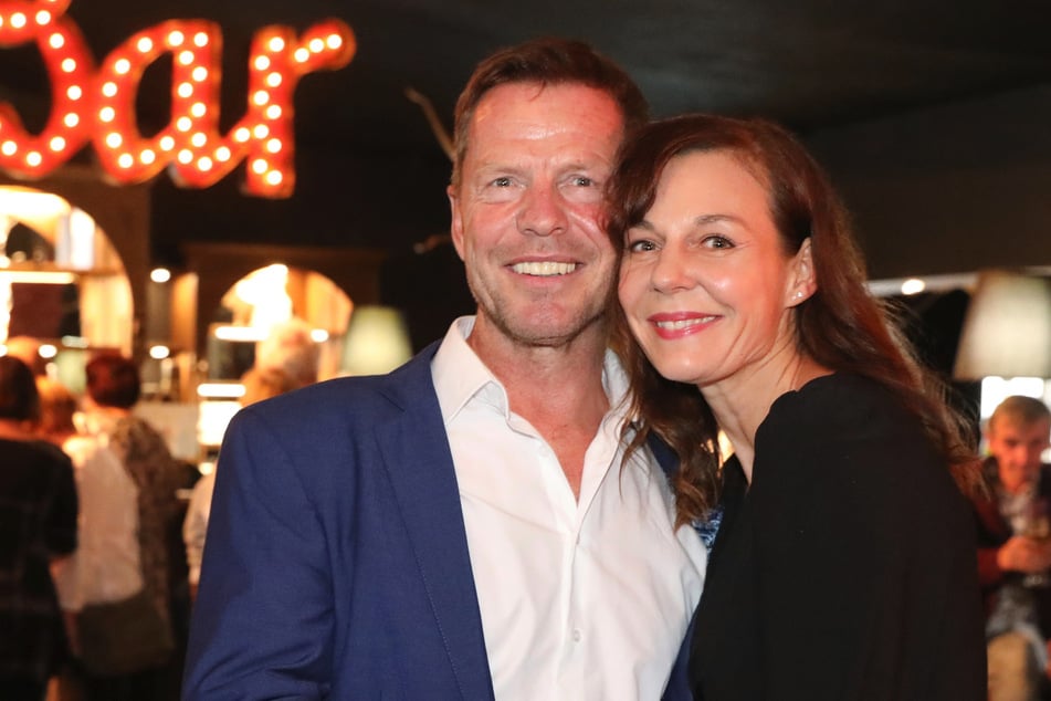 André Hardt (58) und seine Lebensgefährtin Mirjam Köfer (52) steigen am verflixten Freitag in den Flieger. (Archivbild)