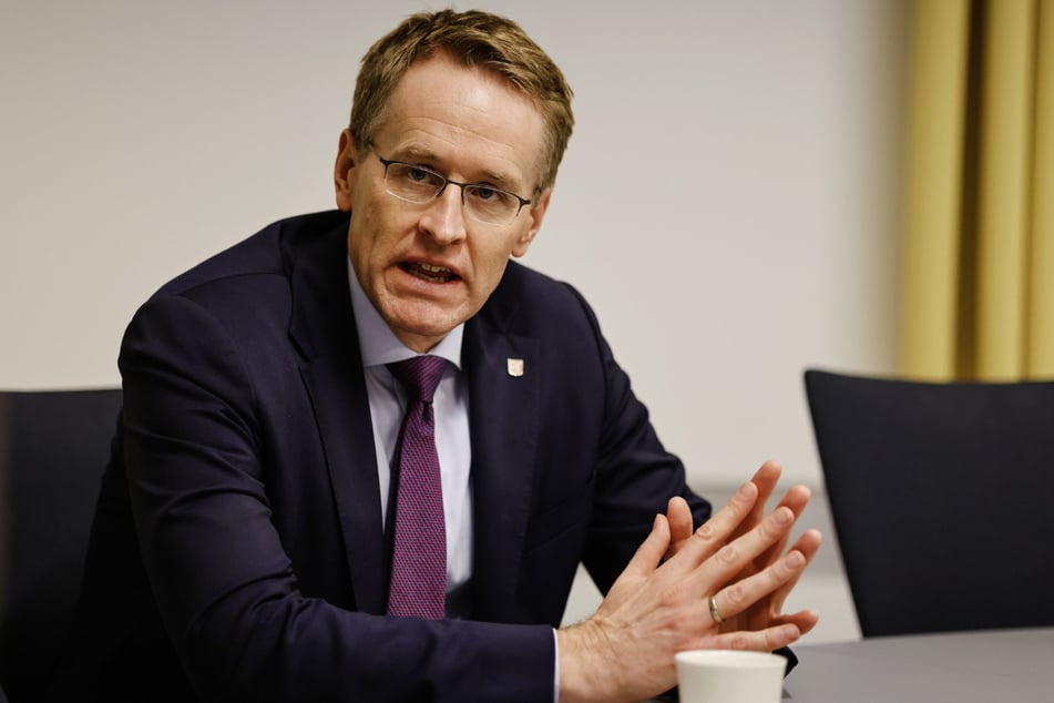Schleswig-Holsteins Ministerpräsident Daniel Günter (52) ist am Freitagabend zu Gast in der "NDR Talk Show".
