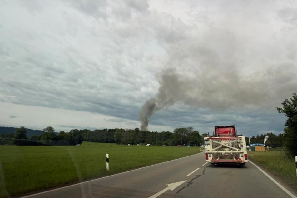 Die Rauchsäule war kilometerweit sichtbar.
