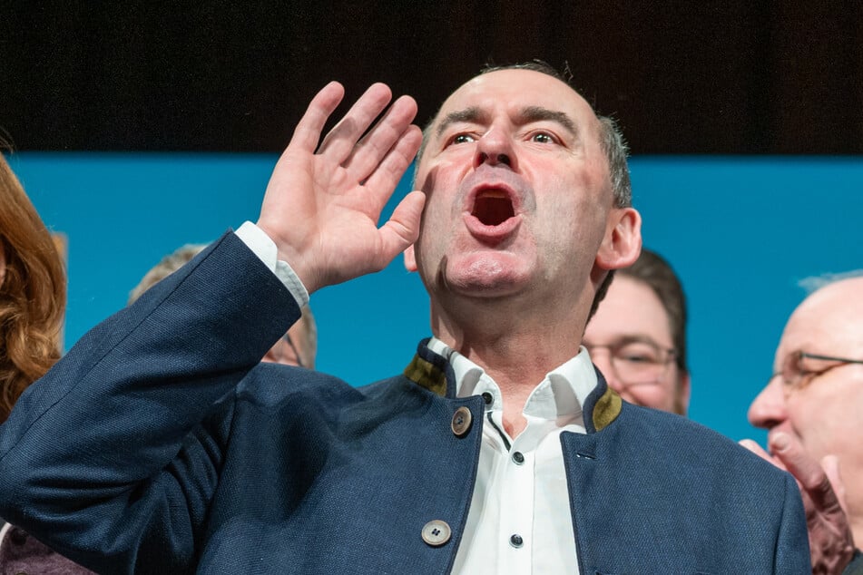 Jagd- und Wirtschaftsminister Hubert Aiwanger (54, Freie Wähler) will Biber zum Abschuss freigeben.